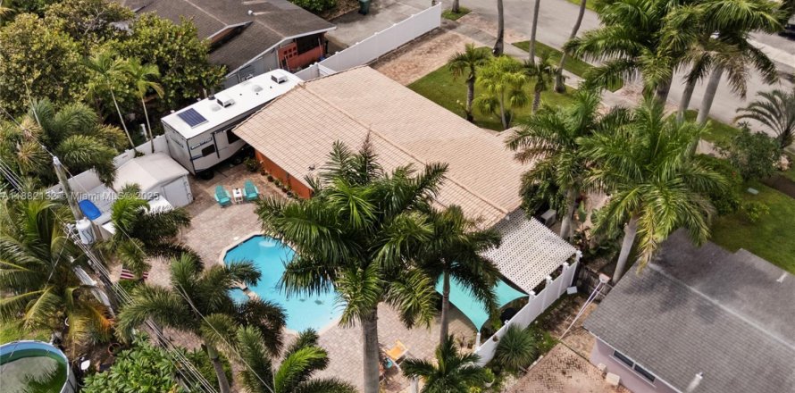 Villa ou maison à Fort Lauderdale, Floride 2 chambres, 79.62 m2 № 1930115