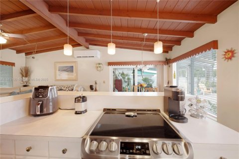 Villa ou maison à vendre à Fort Lauderdale, Floride: 2 chambres, 79.62 m2 № 1930115 - photo 15