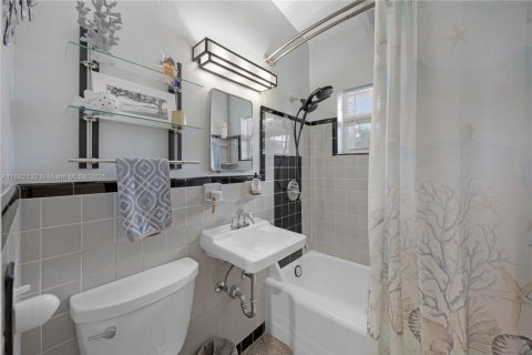 Villa ou maison à vendre à Fort Lauderdale, Floride: 2 chambres, 79.62 m2 № 1930115 - photo 24