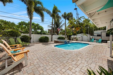 Villa ou maison à vendre à Fort Lauderdale, Floride: 2 chambres, 79.62 m2 № 1930115 - photo 4
