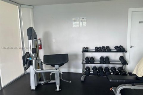 Condominio en alquiler en Miami, Florida, 4 dormitorios, 135.54 m2 № 2010247 - foto 18