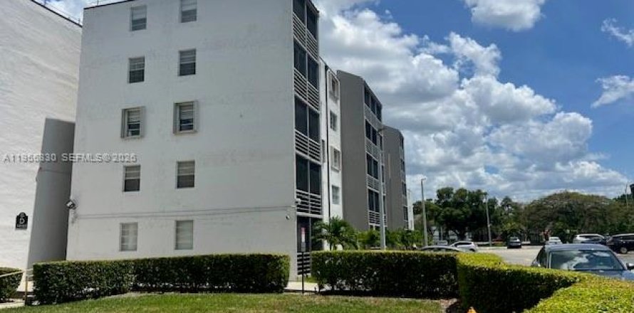 Condominio en Miami, Florida, 4 dormitorios  № 2010247