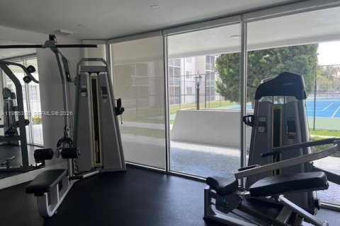 Condominio en alquiler en Miami, Florida, 4 dormitorios, 135.54 m2 № 2010247 - foto 17