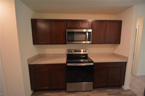 House in Palm Coast, Florida 3 bedrooms, 144.18 sq.m. № 2237669 - photo 11