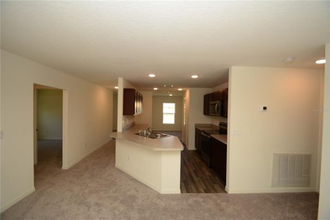 House in Palm Coast, Florida 3 bedrooms, 144.18 sq.m. № 2237669 - photo 8