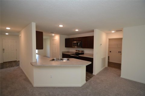 House in Palm Coast, Florida 3 bedrooms, 144.18 sq.m. № 2237669 - photo 17