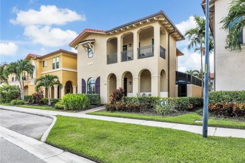 House in Naples, Florida 3 bedrooms № 1891688 - photo 1