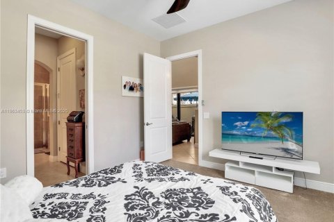 House in Naples, Florida 3 bedrooms № 1891688 - photo 25