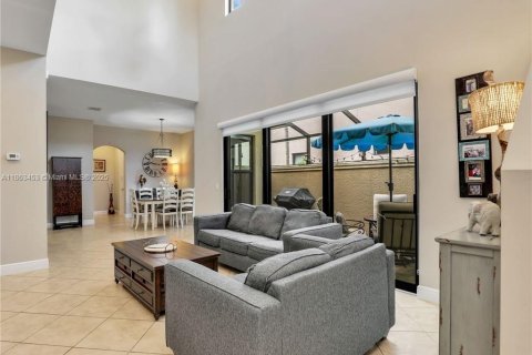 House in Naples, Florida 3 bedrooms № 1891688 - photo 9