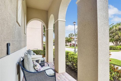 House in Naples, Florida 3 bedrooms № 1891688 - photo 8