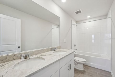 House in Plant City, Florida 4 bedrooms, 201.41 sq.m. № 1750647 - photo 15