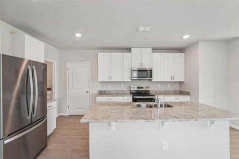 House in Plant City, Florida 4 bedrooms, 201.41 sq.m. № 1750647 - photo 3