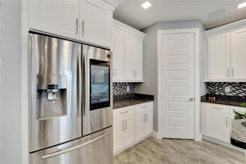 House in Apollo Beach, Florida 4 bedrooms, 198.81 sq.m. № 1339310 - photo 21