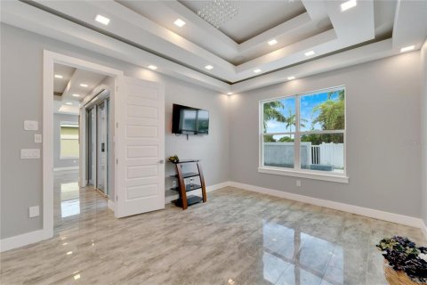 House in Apollo Beach, Florida 4 bedrooms, 198.81 sq.m. № 1339310 - photo 27