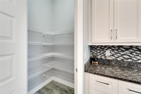 House in Apollo Beach, Florida 4 bedrooms, 198.81 sq.m. № 1339310 - photo 22