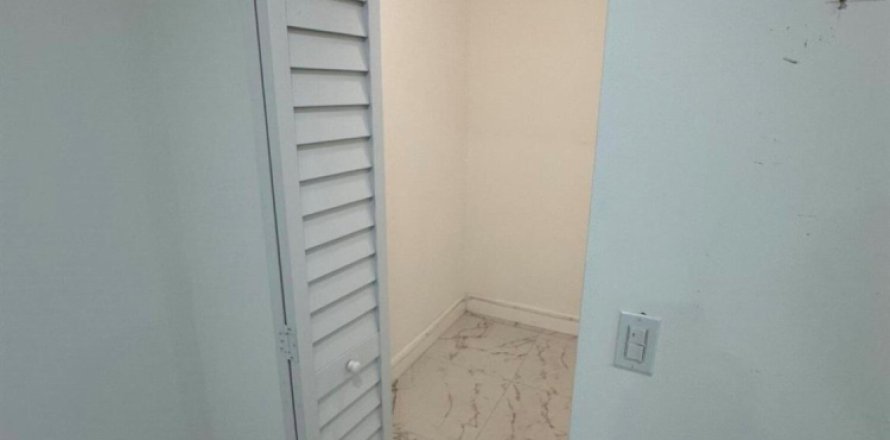 Appartement à Palm Springs, Floride 1 chambre, 59.64 m2 № 1224482