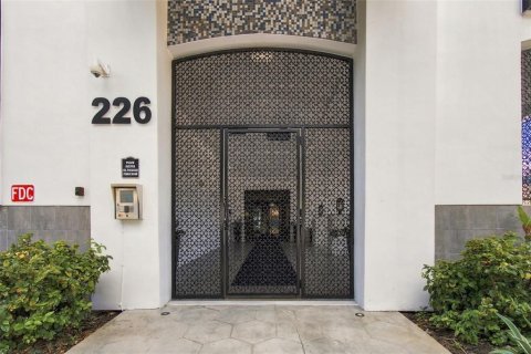 Copropriété à vendre à Saint Petersburg, Floride: 2 chambres, 156.45 m2 № 2396844 - photo 2