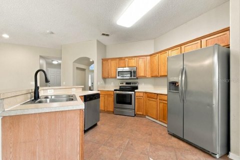 Villa ou maison à louer à Apopka, Floride: 4 chambres, 202.16 m2 № 2413688 - photo 7