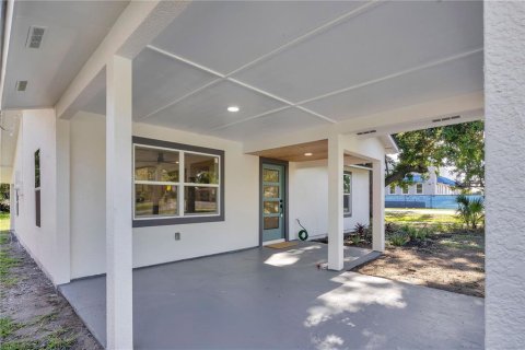 House in Winter Garden, Florida 2 bedrooms, 93.65 sq.m. № 2231652 - photo 4