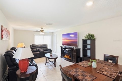 Villa ou maison à vendre à Kissimmee, Floride: 3 chambres, 133.04 m2 № 2221991 - photo 8