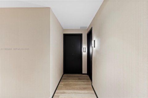 Купить кондоминиум в Майами, Флорида 1 спальня, 52.03м2, № 1983534 - фото 3