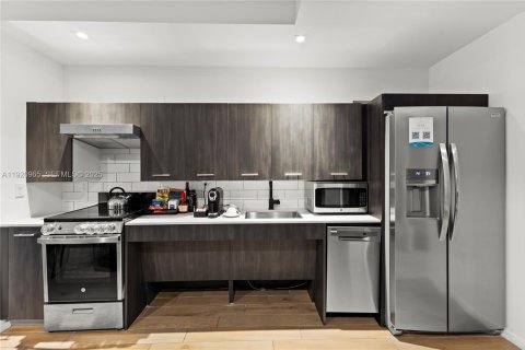 Купить кондоминиум в Майами, Флорида 1 спальня, 52.03м2, № 1983534 - фото 9