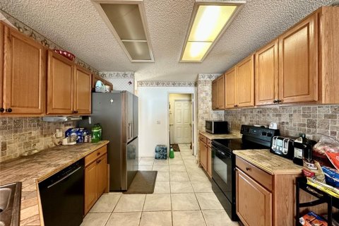 House in Ocala, Florida 3 bedrooms, 142.23 sq.m. № 1884195 - photo 4