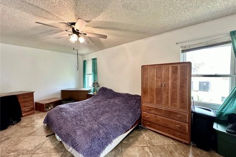 House in Ocala, Florida 3 bedrooms, 142.23 sq.m. № 1884195 - photo 10