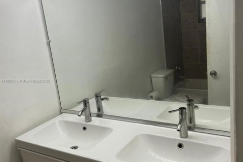 Copropriété à louer à Miami, Floride: 1 chambre, 65.03 m2 № 1943372 - photo 14
