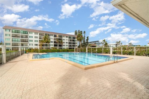 Copropriété à vendre à Sarasota, Floride: 2 chambres, 101.54 m2 № 1412514 - photo 8