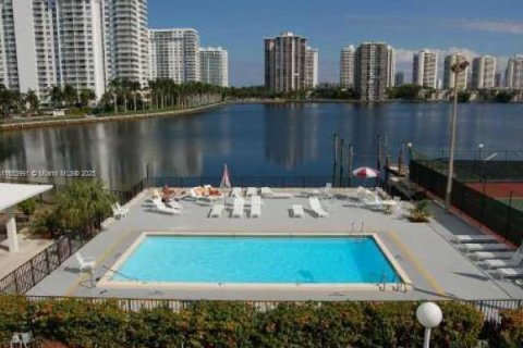 Copropriété à vendre à Aventura, Floride: 1 chambre, 72 m2 № 1348684 - photo 16