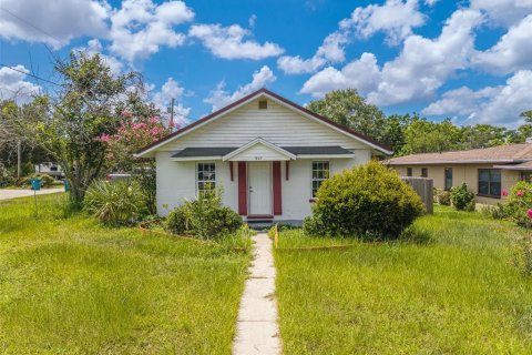 House in Lake Wales, Florida 2 bedrooms, 105.91 sq.m. № 2237768