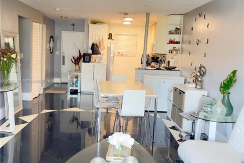 Apartamento en alquiler en North Miami Beach, Florida, 2 dormitorios, 90.12 m2 № 2026456 - foto 10