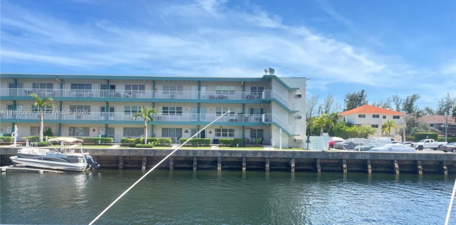 Apartamento en North Miami Beach, Florida 2 dormitorios, 90.12 m2 № 2026456