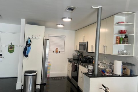 Apartamento en alquiler en North Miami Beach, Florida, 2 dormitorios, 90.12 m2 № 2026456 - foto 3