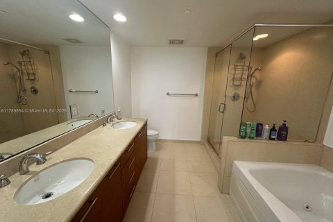 Copropriété à vendre à Miami, Floride: 2 chambres, 126.07 m2 № 1862171 - photo 13