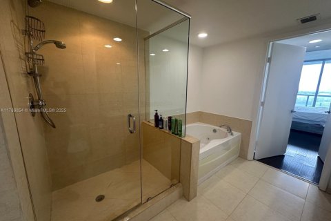Copropriété à vendre à Miami, Floride: 2 chambres, 126.07 m2 № 1862171 - photo 14