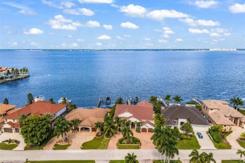 Casa en venta en Punta Gorda, Florida, 5 dormitorios, 510.96 m2 № 2431031 - foto 6