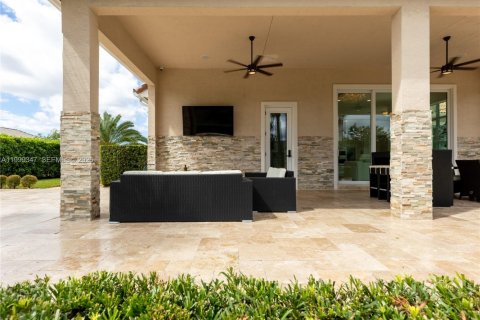 House in Davie, Florida 4 bedrooms, 375.14 sq.m. № 2068096 - photo 29