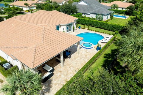 House in Davie, Florida 4 bedrooms, 375.14 sq.m. № 2068096 - photo 9