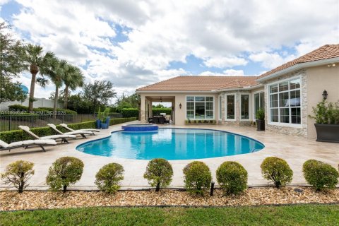 House in Davie, Florida 4 bedrooms, 375.14 sq.m. № 2068096 - photo 22