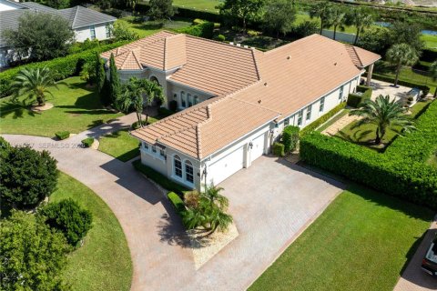 House in Davie, Florida 4 bedrooms, 375.14 sq.m. № 2068096 - photo 14
