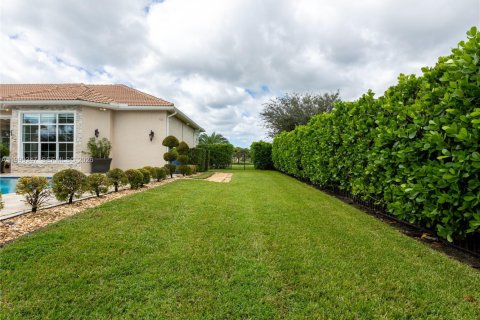 House in Davie, Florida 4 bedrooms, 375.14 sq.m. № 2068096 - photo 30