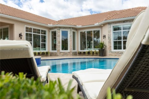 House in Davie, Florida 4 bedrooms, 375.14 sq.m. № 2068096 - photo 17