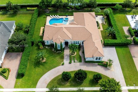 House in Davie, Florida 4 bedrooms, 375.14 sq.m. № 2068096 - photo 2