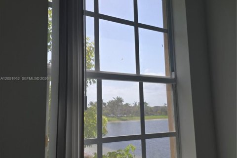 Touwnhouse à louer à Miami, Floride: 3 chambres, 165.09 m2 № 2173189 - photo 21