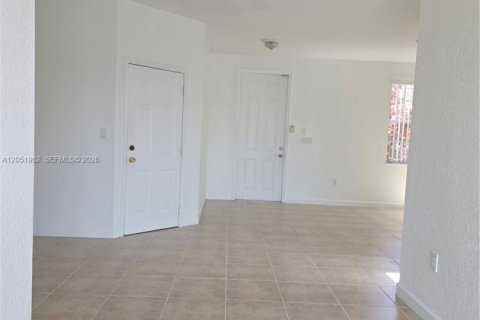 Touwnhouse à louer à Miami, Floride: 3 chambres, 165.09 m2 № 2173189 - photo 6