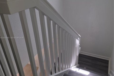 Touwnhouse à louer à Miami, Floride: 3 chambres, 165.09 m2 № 2173189 - photo 23