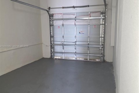Touwnhouse à louer à Miami, Floride: 3 chambres, 165.09 m2 № 2173189 - photo 8