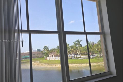 Touwnhouse à louer à Miami, Floride: 3 chambres, 165.09 m2 № 2173189 - photo 20